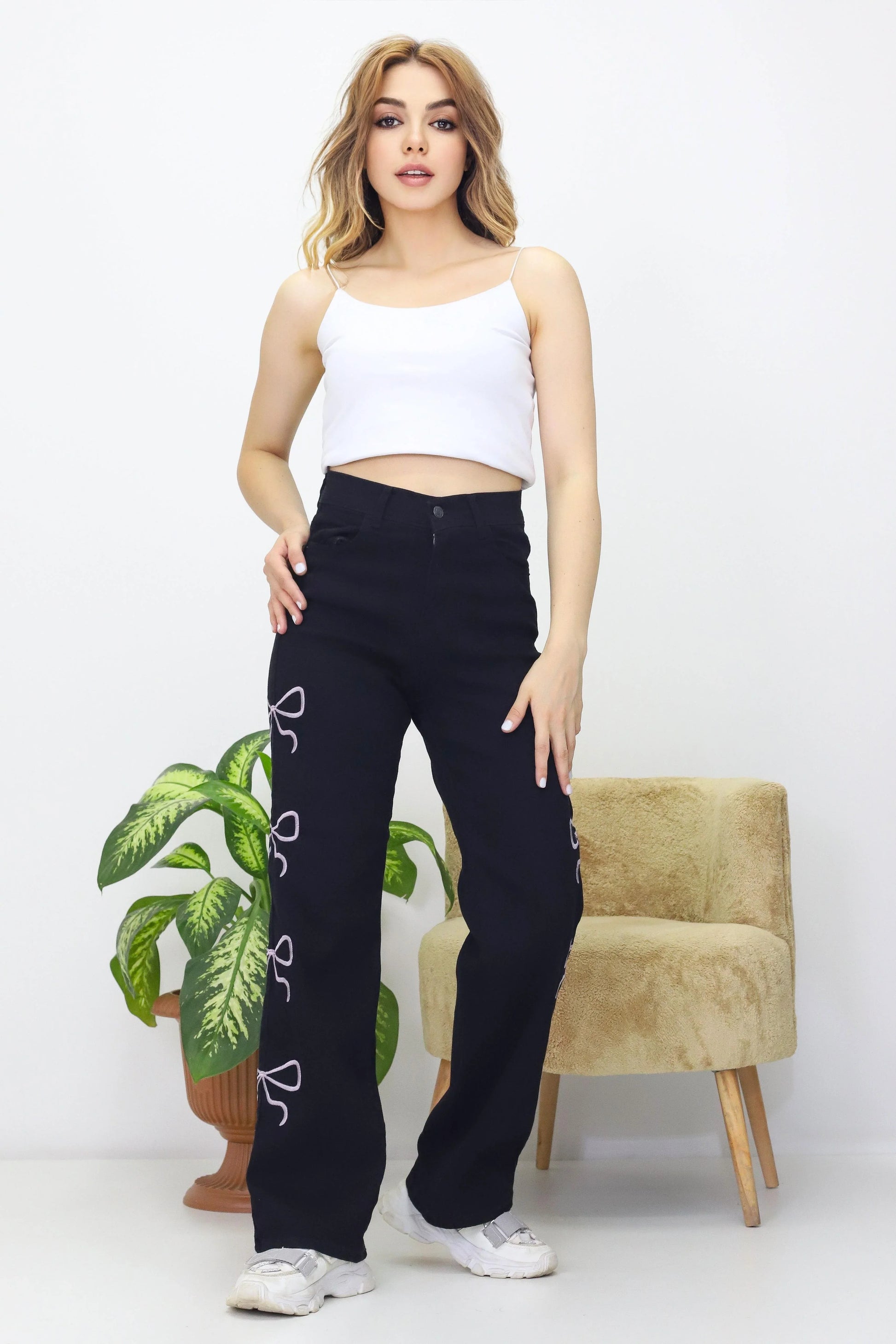 Kadın Kurdele Detaylı Kot Pantolon Siyah - The Velavois